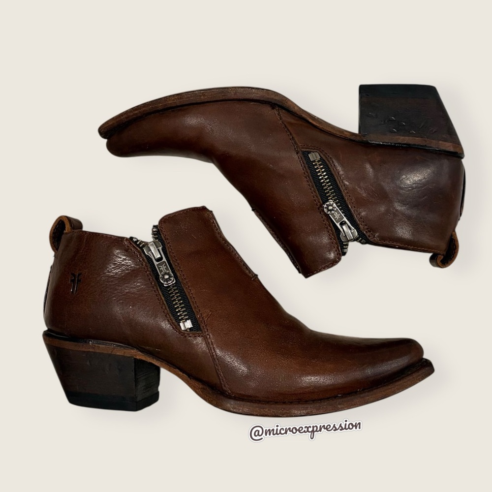 Frye Sacha Moto Shortie Cognac Leather Western Cowboy Pointy Toe Boho Ankle Boot